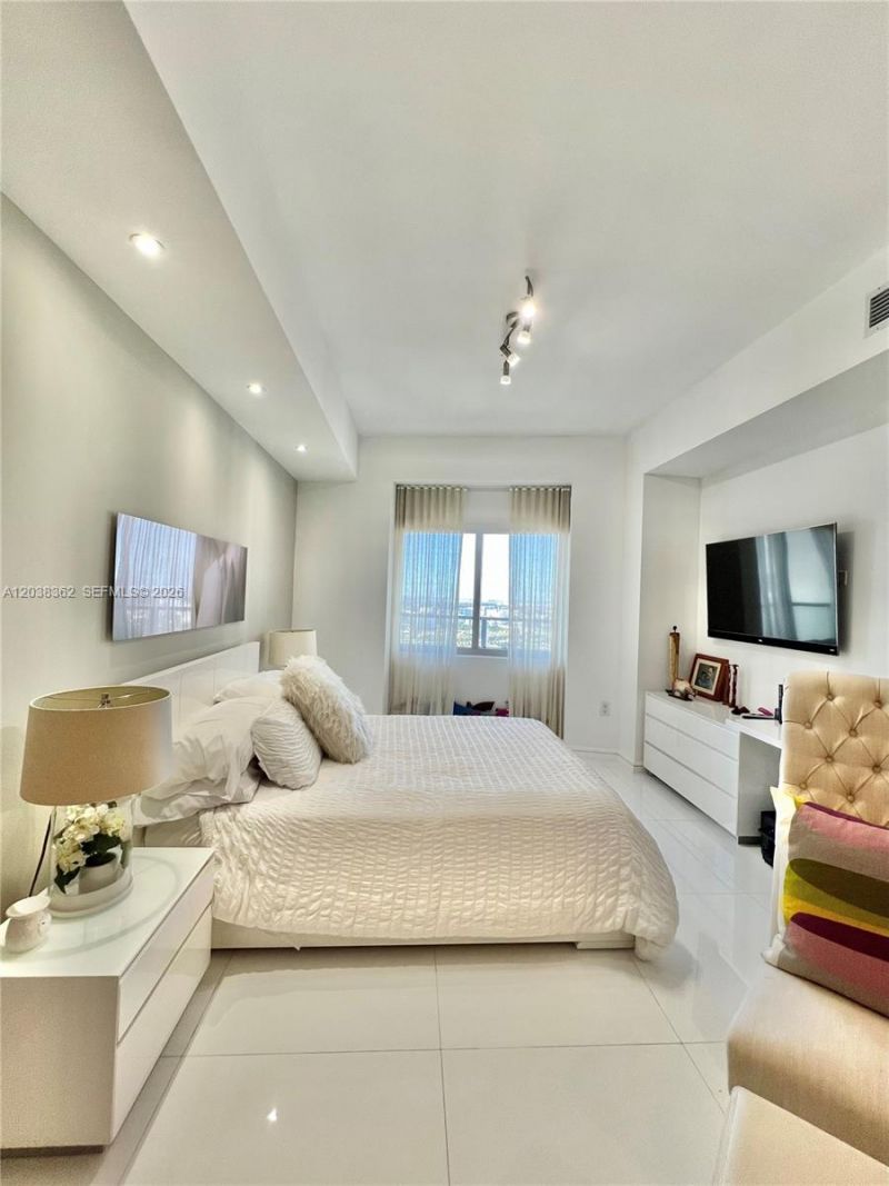 1100 Biscayne Blvd, Unit 4103, Miami, FL 33132 Photo