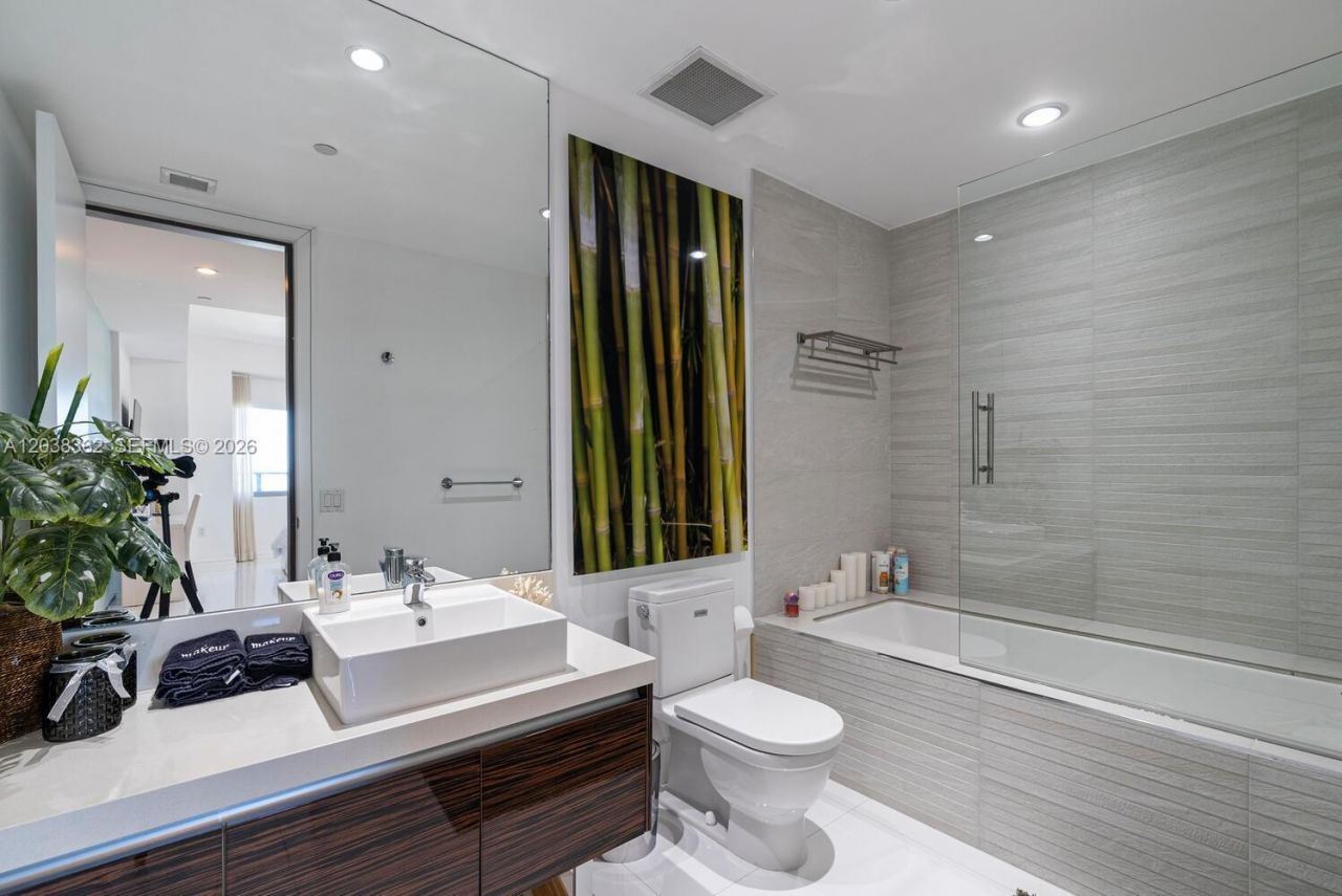 1100 Biscayne Blvd , Unit 4103, Miami, FL 33132 Photo
