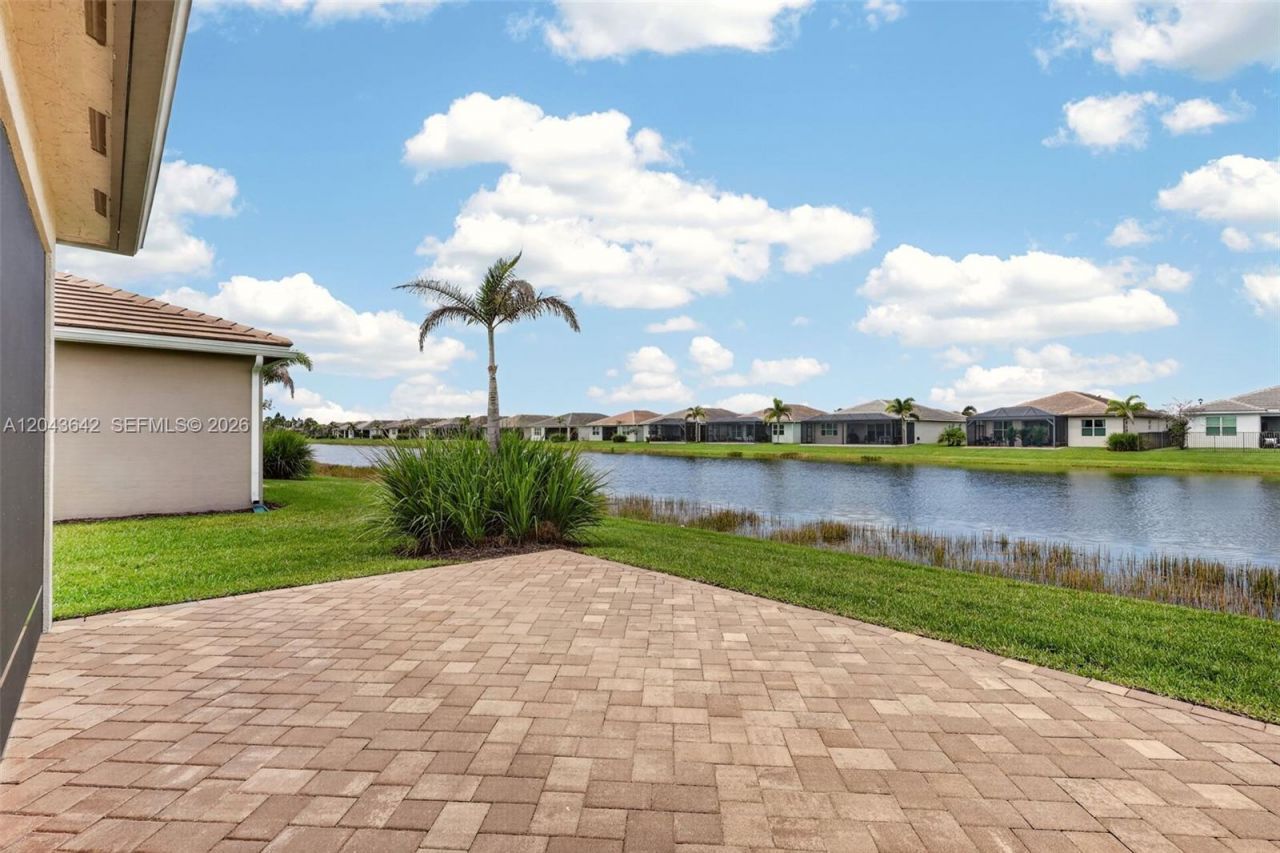11662 SW Moon River Way , Port Saint Lucie, FL 34987 Photo