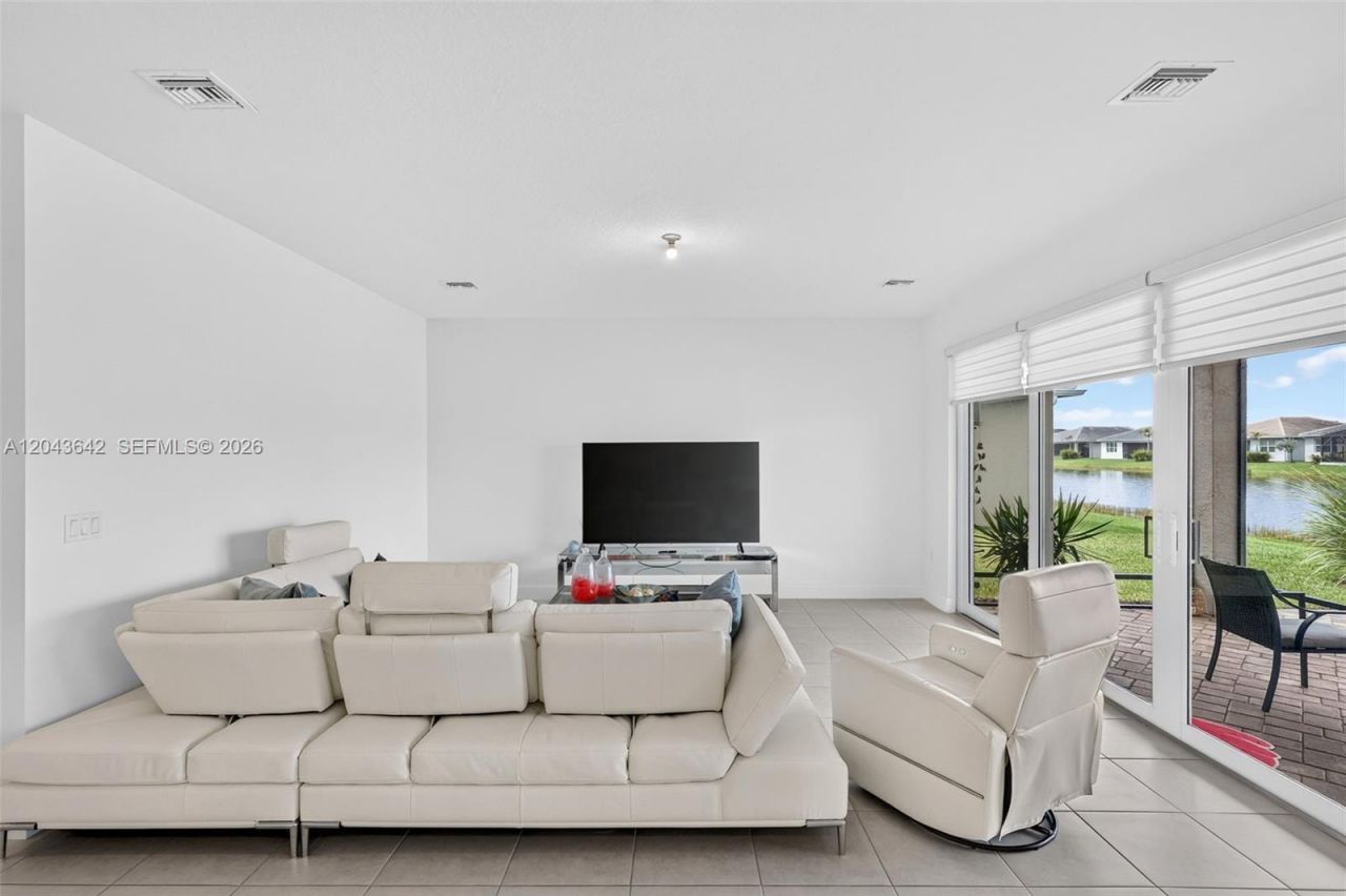 11662 SW Moon River Way , Port Saint Lucie, FL 34987 Photo