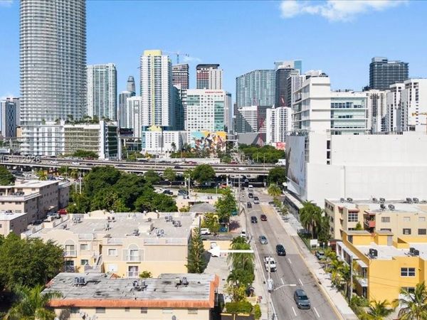 437 SW 7th St , Unit 201, Miami, FL 33130