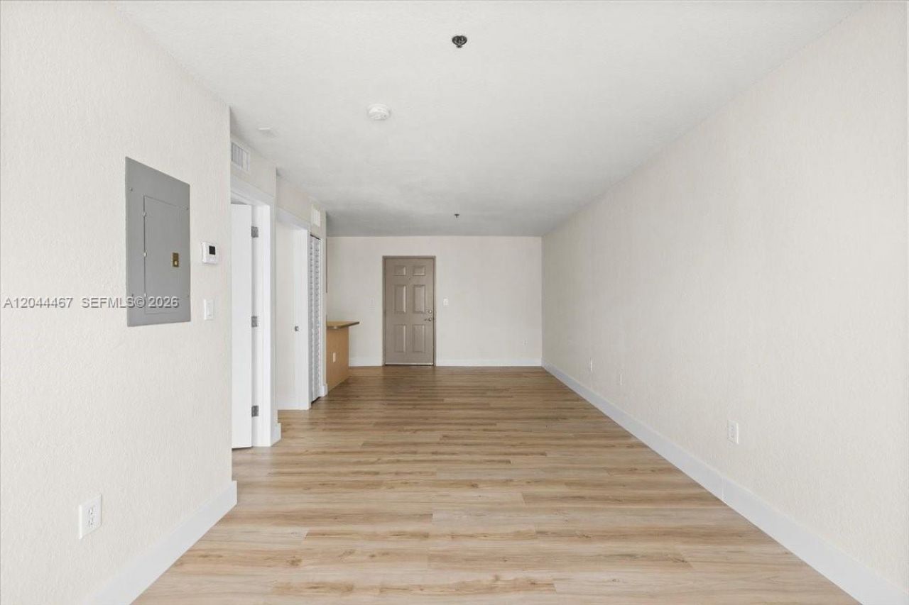 437 SW 7th St , Unit 201, Miami, FL 33130 Photo