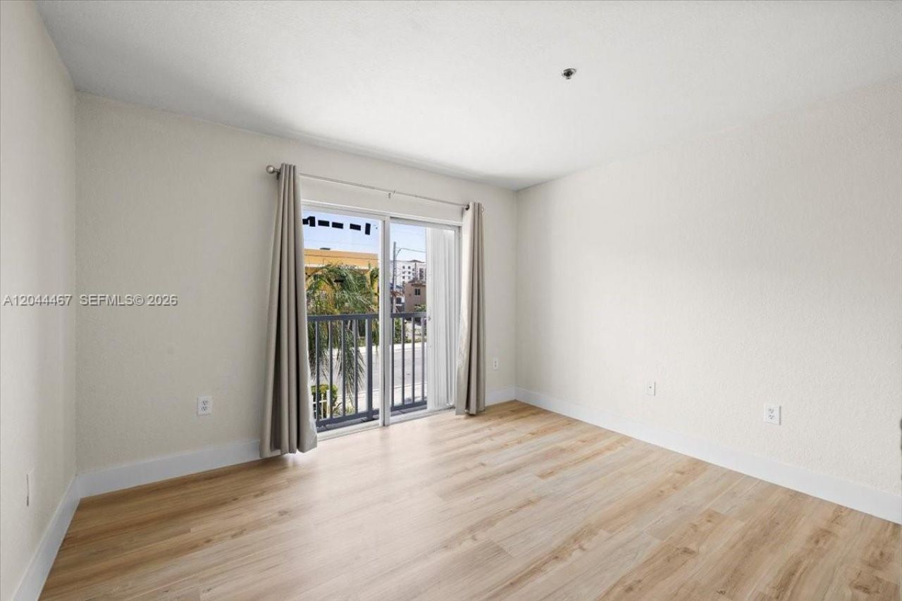 437 SW 7th St , Unit 201, Miami, FL 33130 Photo