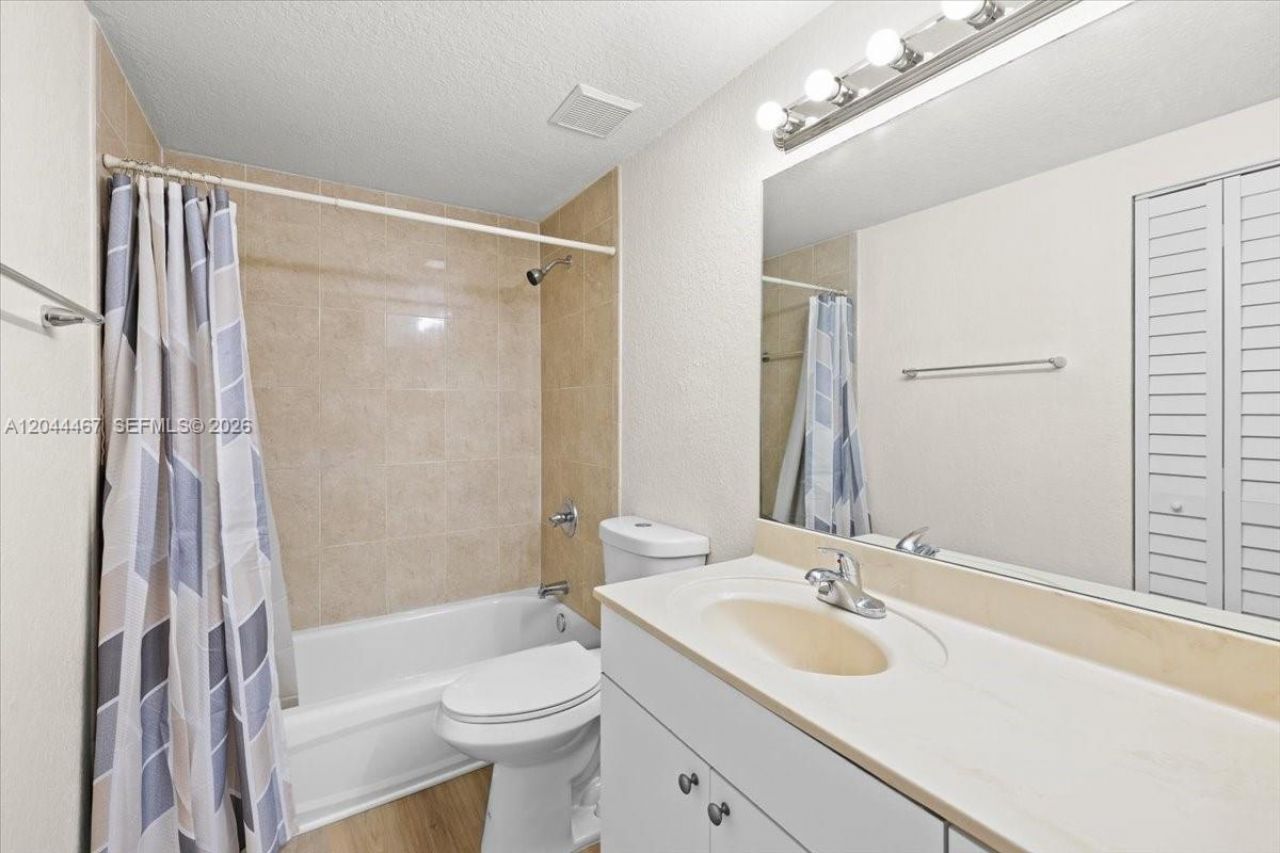 437 SW 7th St , Unit 201, Miami, FL 33130 Photo