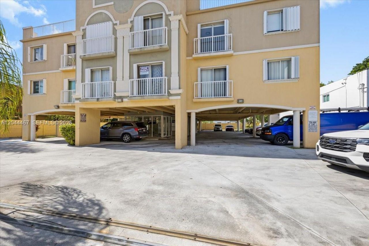 437 SW 7th St , Unit 201, Miami, FL 33130 Photo