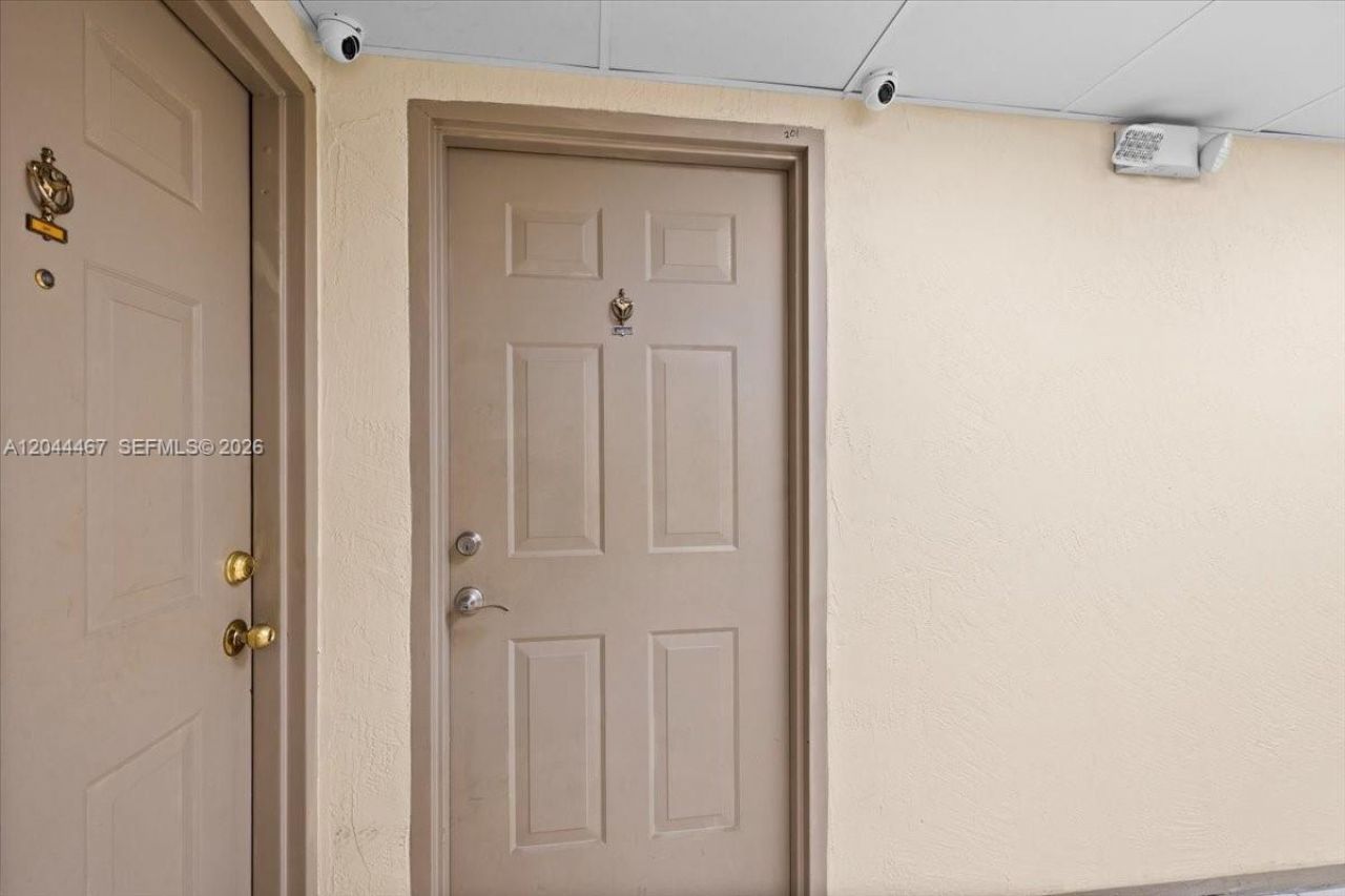 437 SW 7th St , Unit 201, Miami, FL 33130 Photo