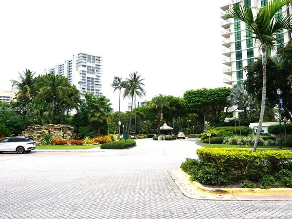 1111 Crandon Blvd, Unit B705, Key Biscayne, FL 33149