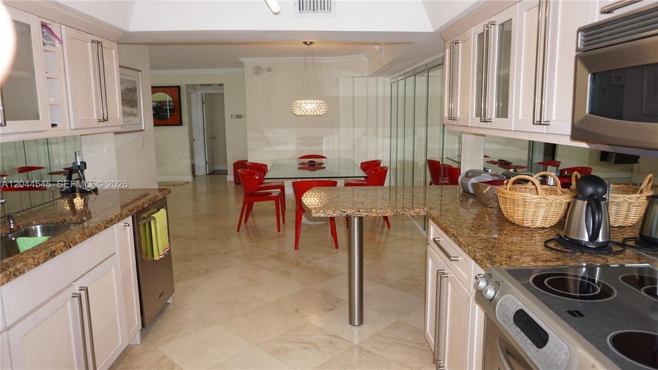 1111 Crandon Blvd, Unit B705, Key Biscayne, FL 33149 Photo