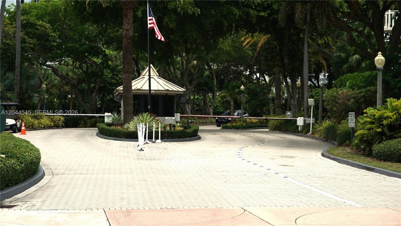 1111 Crandon Blvd, Unit B705, Key Biscayne, FL 33149 Photo
