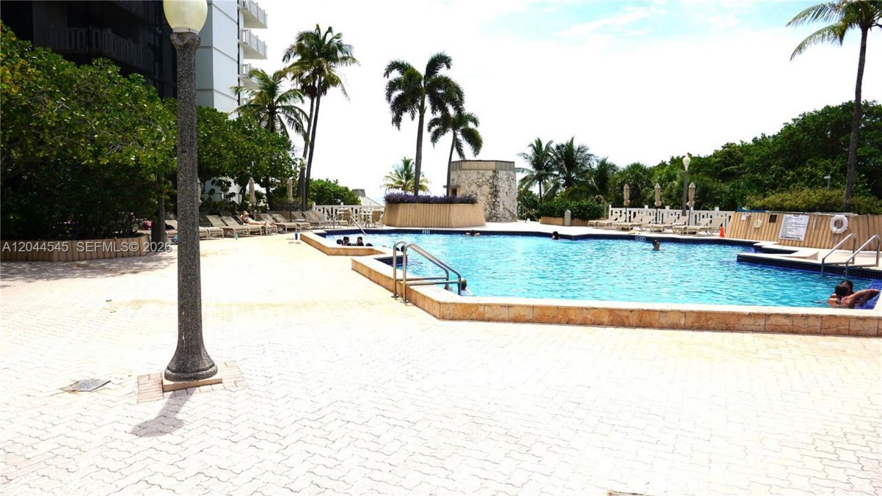 1111 Crandon Blvd, Unit B705, Key Biscayne, FL 33149 Photo