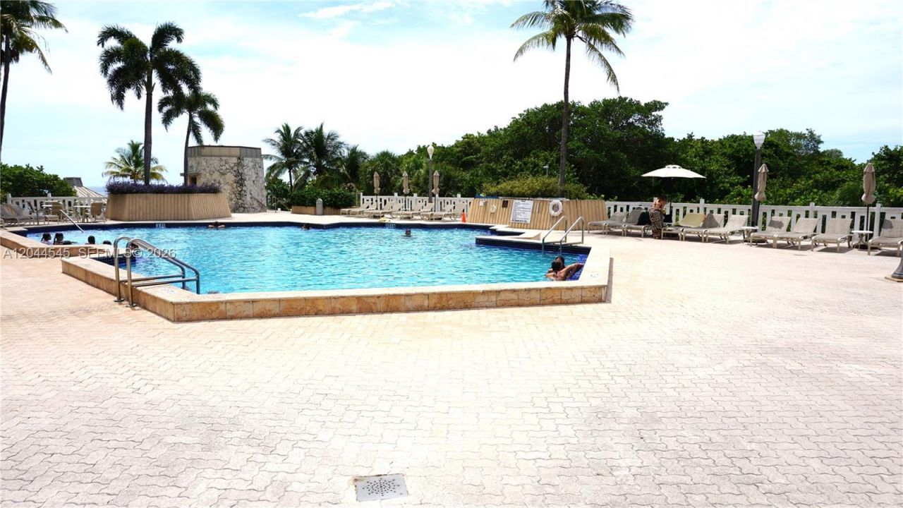1111 Crandon Blvd, Unit B705, Key Biscayne, FL 33149 Photo