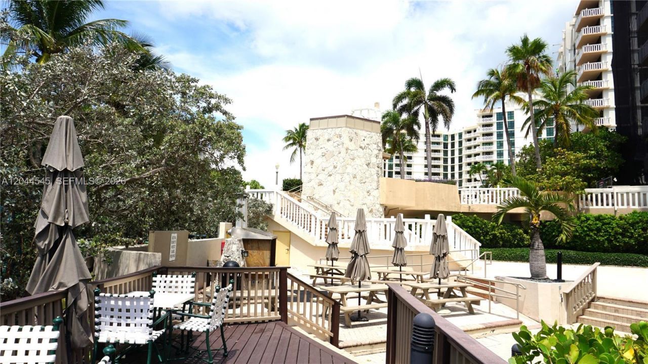 1111 Crandon Blvd, Unit B705, Key Biscayne, FL 33149 Photo
