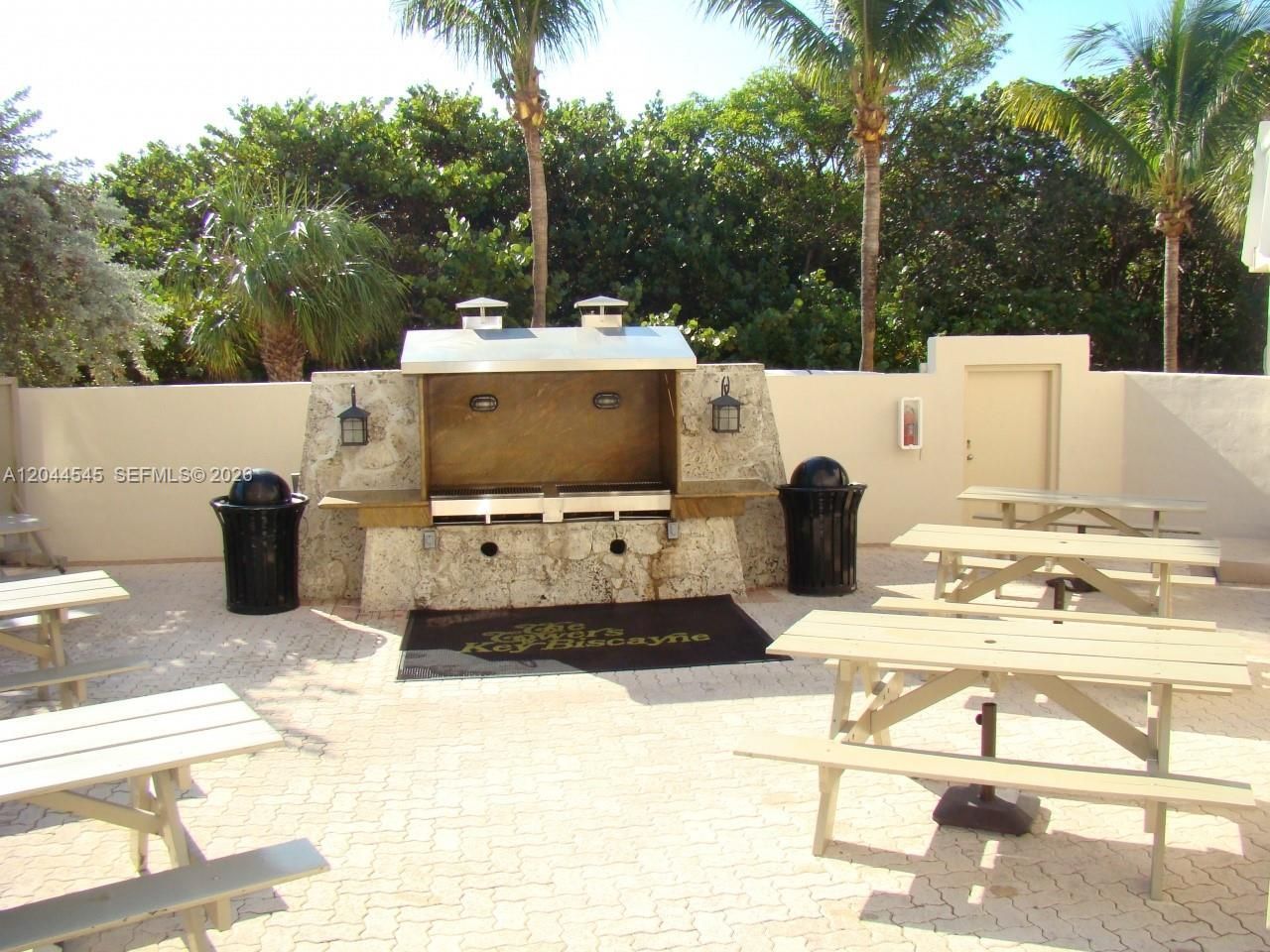 1111 Crandon Blvd, Unit B705, Key Biscayne, FL 33149 Photo
