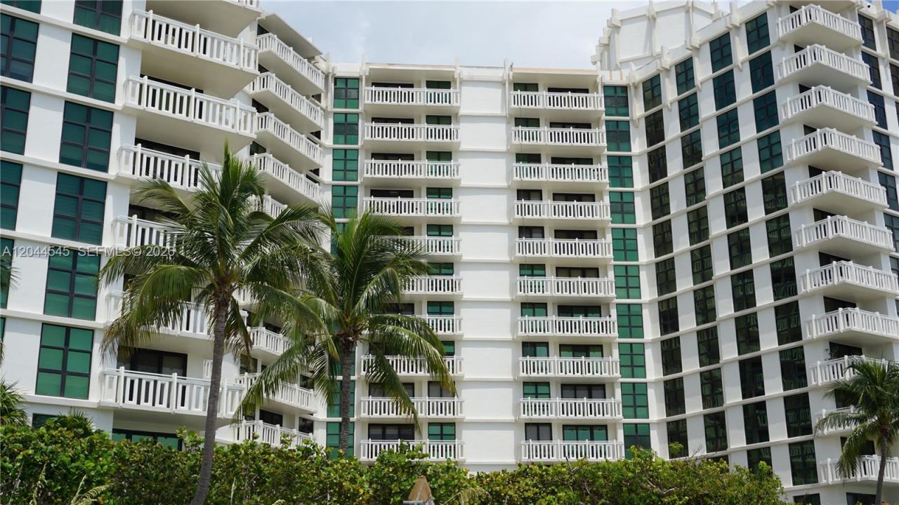 1111 Crandon Blvd, Unit B705, Key Biscayne, FL 33149 Photo
