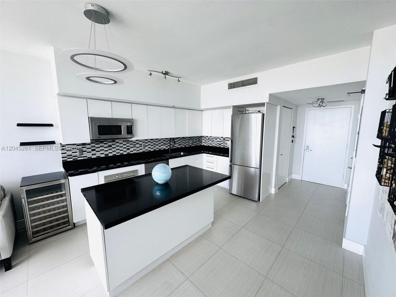 92 SW 3rd St , Unit 3608, Miami, FL 33130 Photo