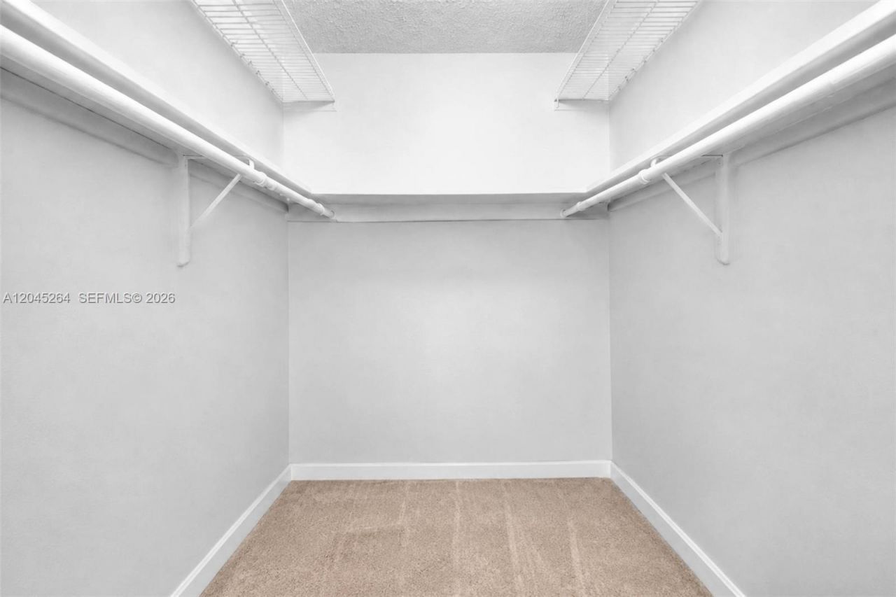 700 NE 14th Ave, Unit 307, Hallandale Beach, FL 33009 Photo