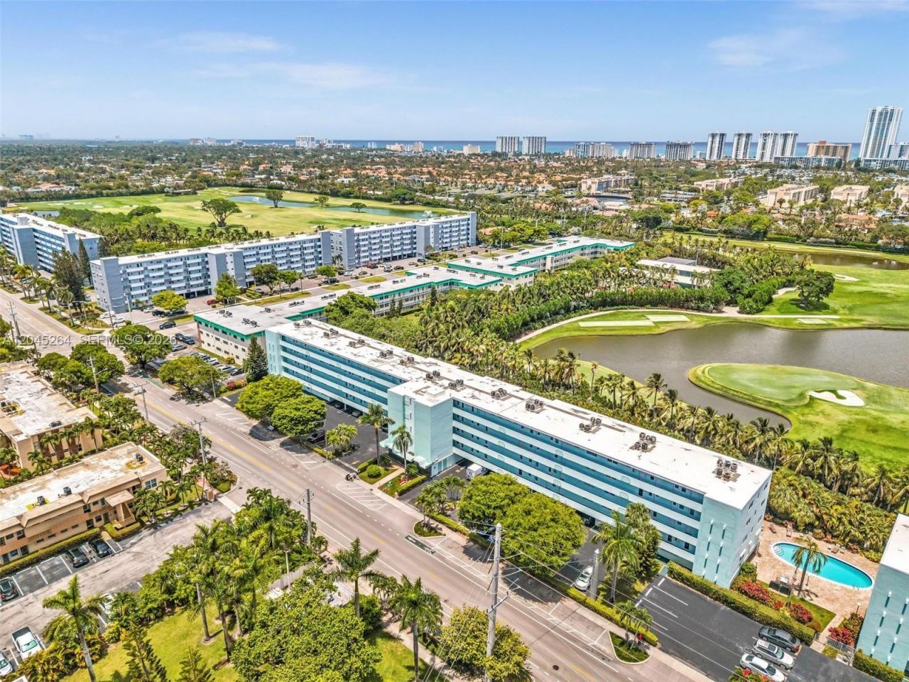 700 NE 14th Ave, Unit 307, Hallandale Beach, FL 33009 Photo
