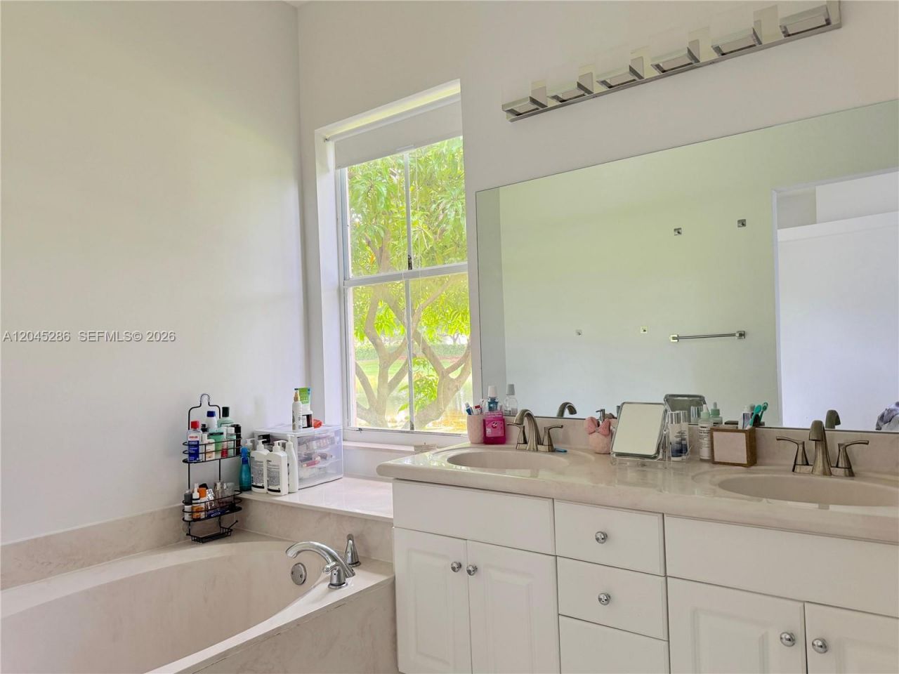 1074 Bluewood Ter, Weston, FL 33327 Photo