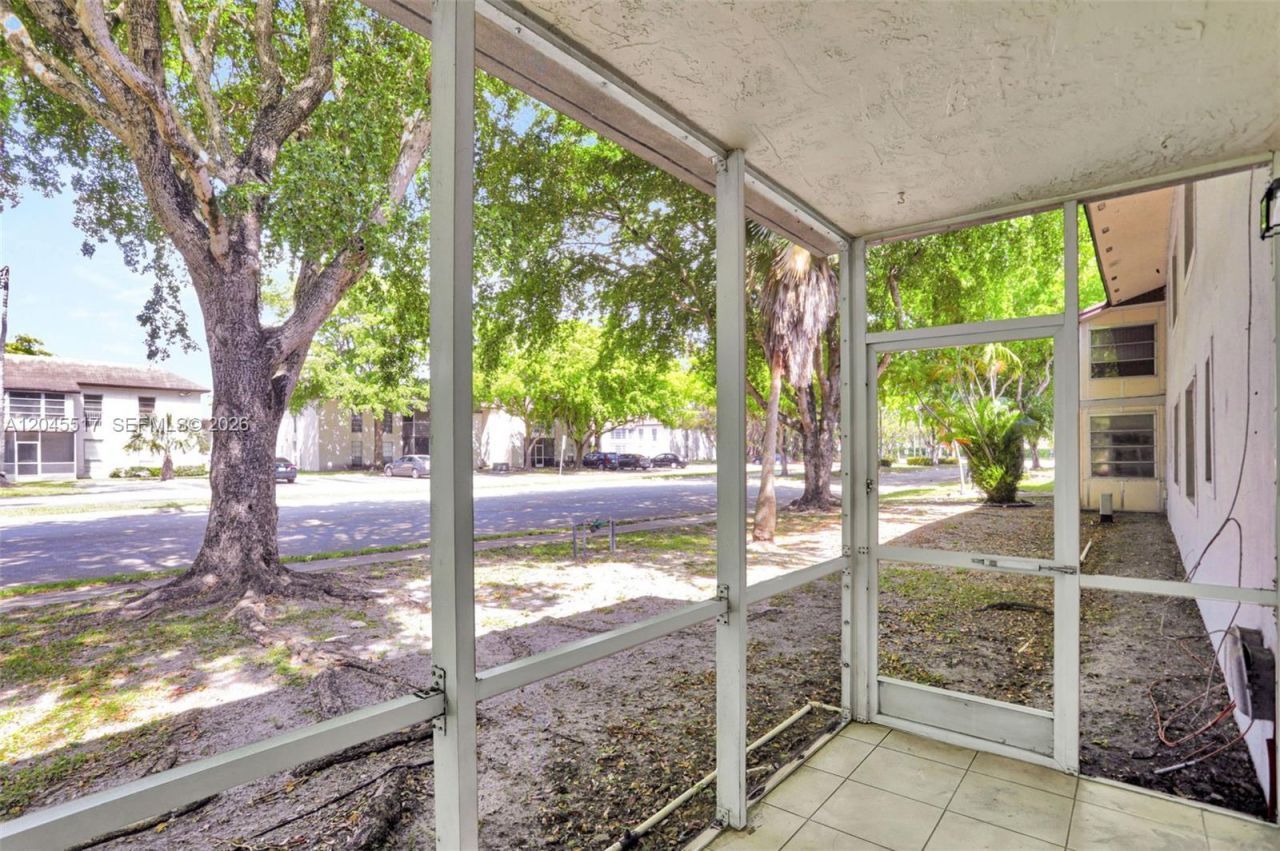 470 N Laurel Dr, Unit 1A, Margate, FL 33063 Photo
