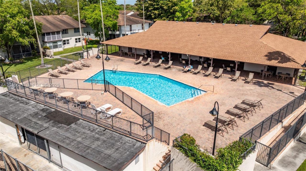 470 N Laurel Dr, Unit 1A, Margate, FL 33063 Photo