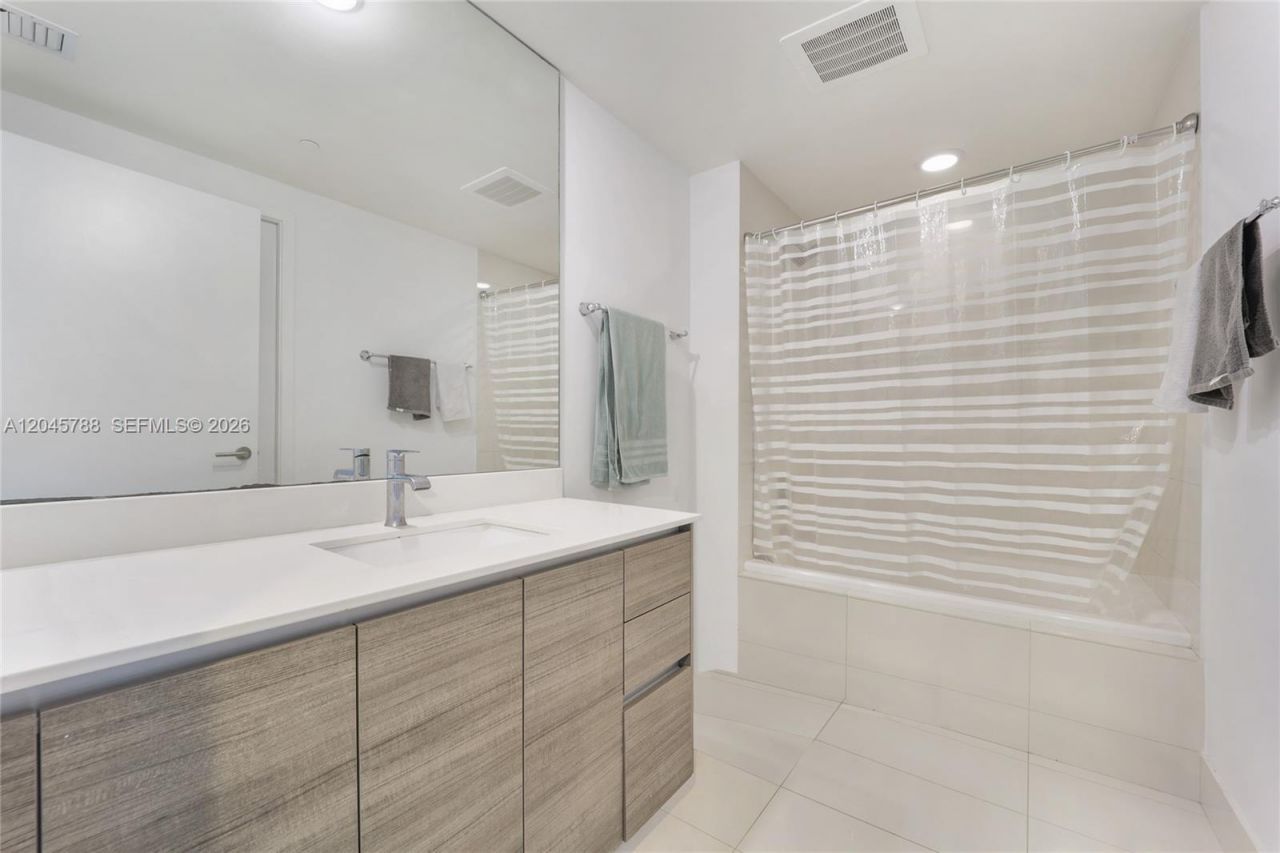 1100 S Miami Ave , Unit 1607, Miami, FL 33130 Photo