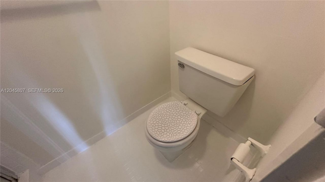 4848 NW 24th Ct , Unit 416, Lauderdale Lakes, FL 33313 Photo