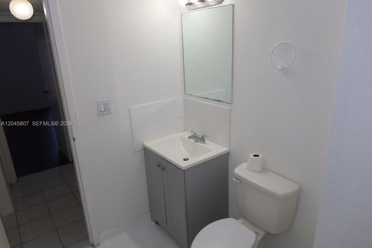 4848 NW 24th Ct , Unit 416, Lauderdale Lakes, FL 33313 Photo