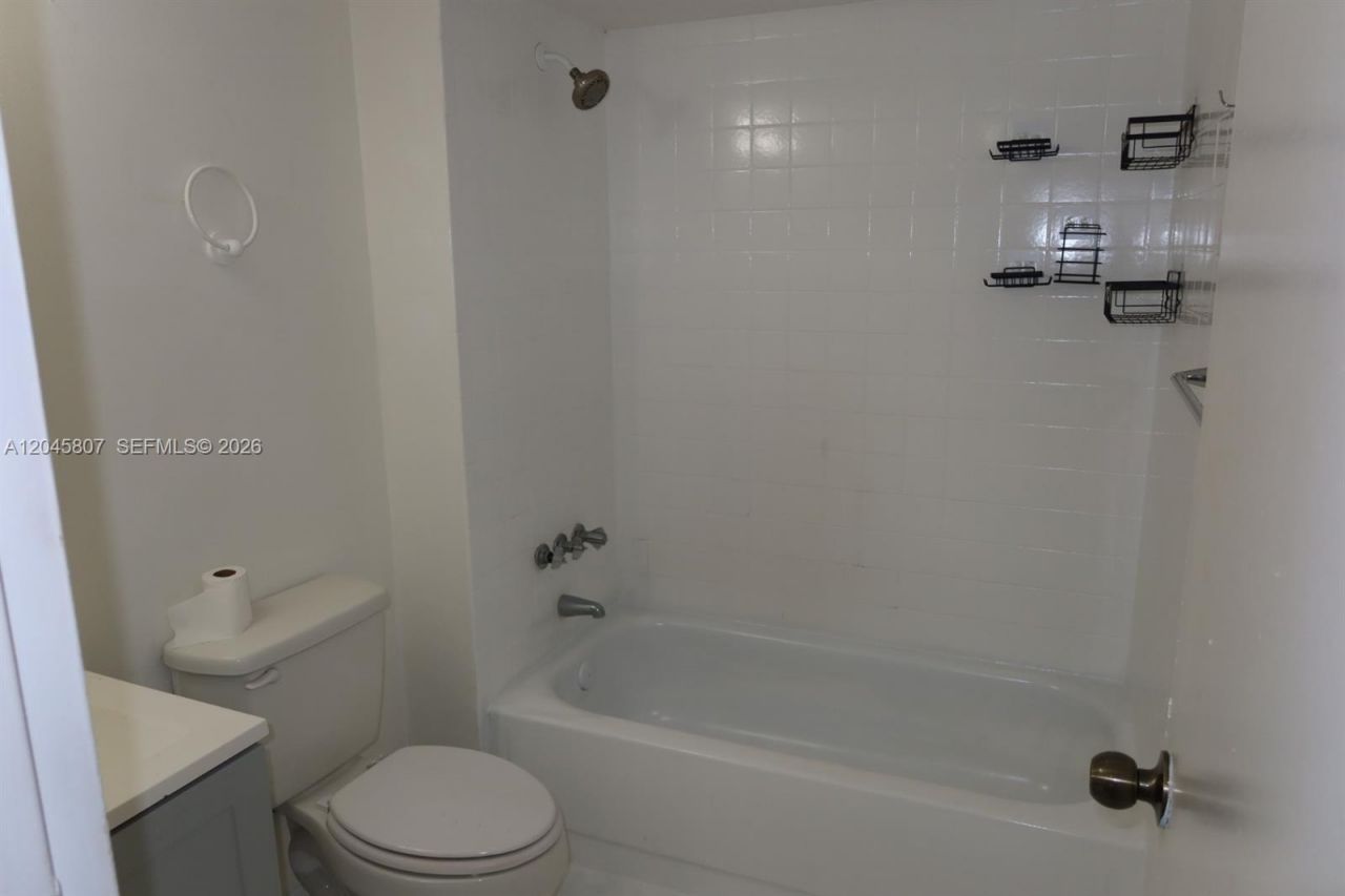 4848 NW 24th Ct , Unit 416, Lauderdale Lakes, FL 33313 Photo
