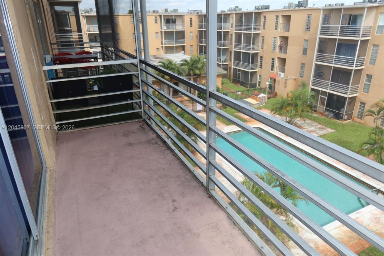 4848 NW 24th Ct , Unit 416, Lauderdale Lakes, FL 33313 Photo