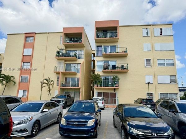 1975 W 44th Pl , Unit 203, Hialeah, FL 33012