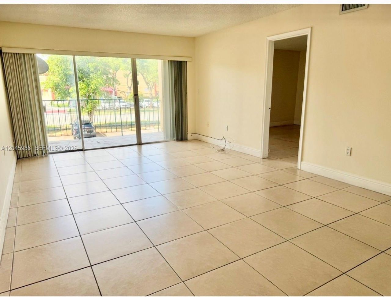 1975 W 44th Pl , Unit 203, Hialeah, FL 33012 Photo