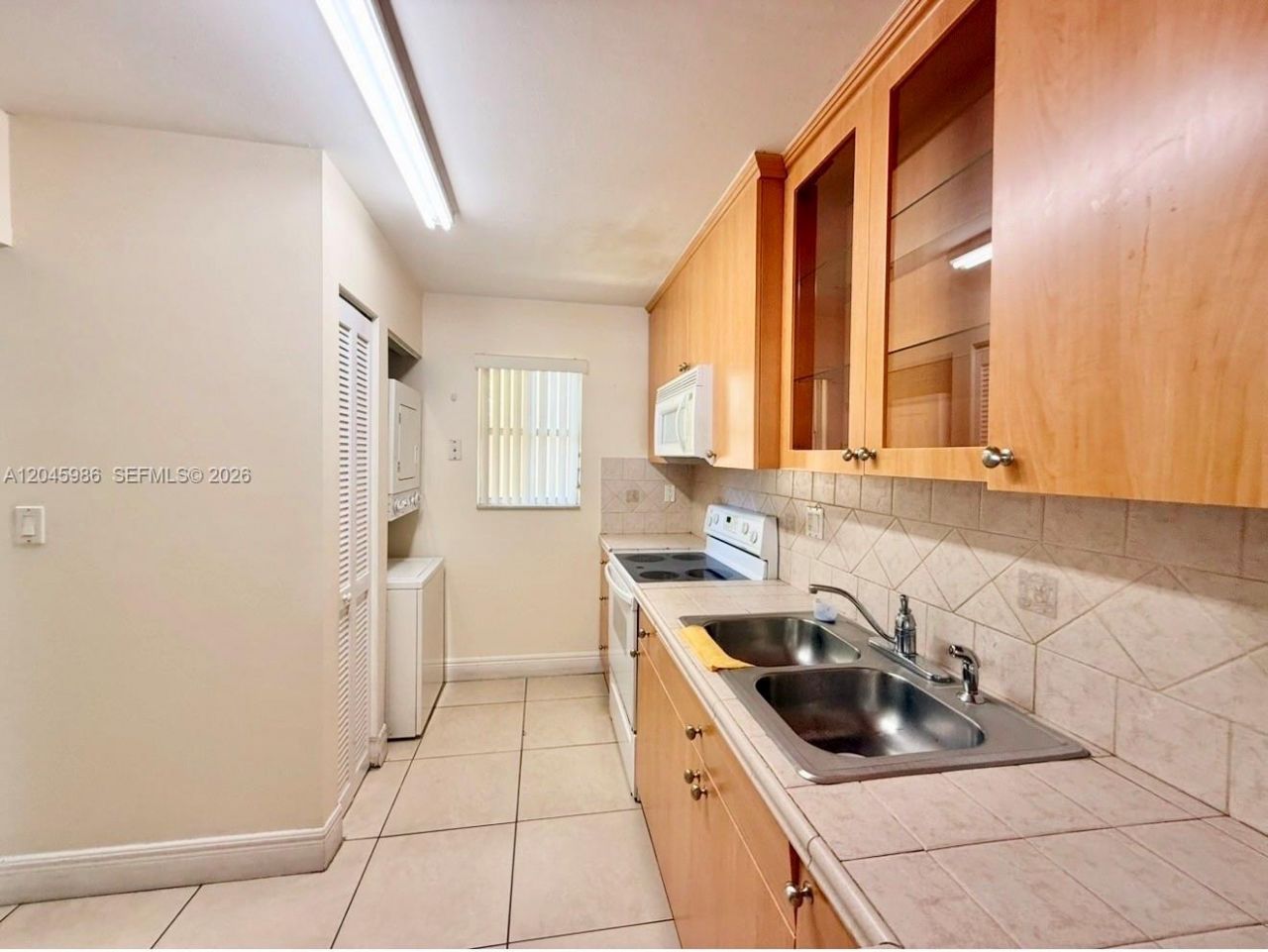 1975 W 44th Pl , Unit 203, Hialeah, FL 33012 Photo