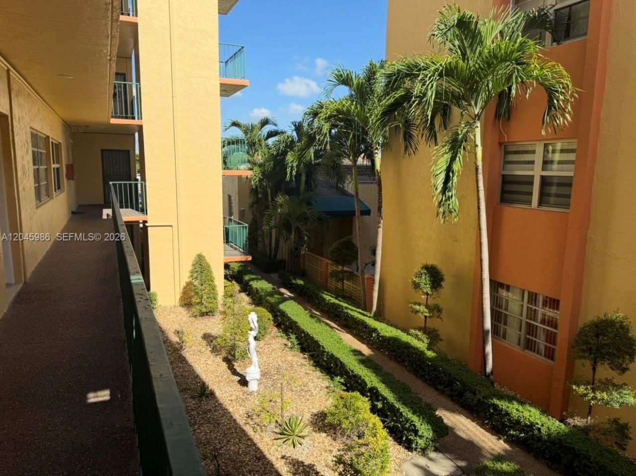 1975 W 44th Pl , Unit 203, Hialeah, FL 33012 Photo