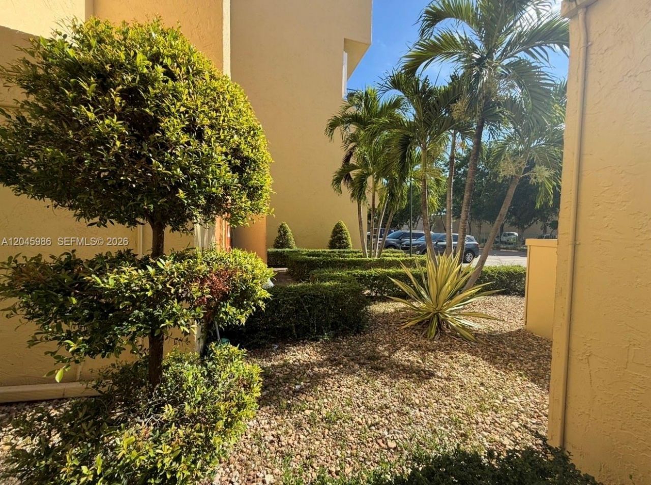 1975 W 44th Pl , Unit 203, Hialeah, FL 33012 Photo