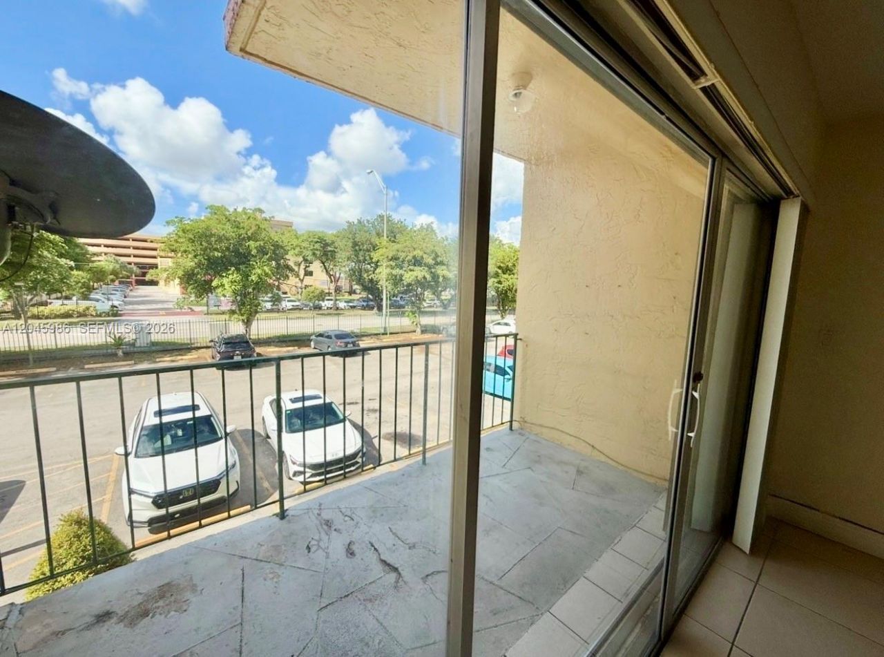 1975 W 44th Pl , Unit 203, Hialeah, FL 33012 Photo