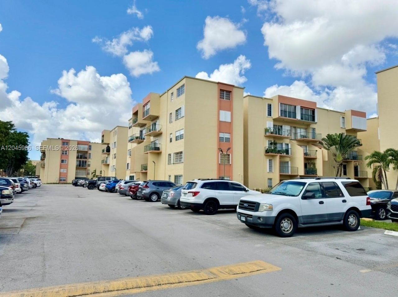 1975 W 44th Pl , Unit 203, Hialeah, FL 33012 Photo