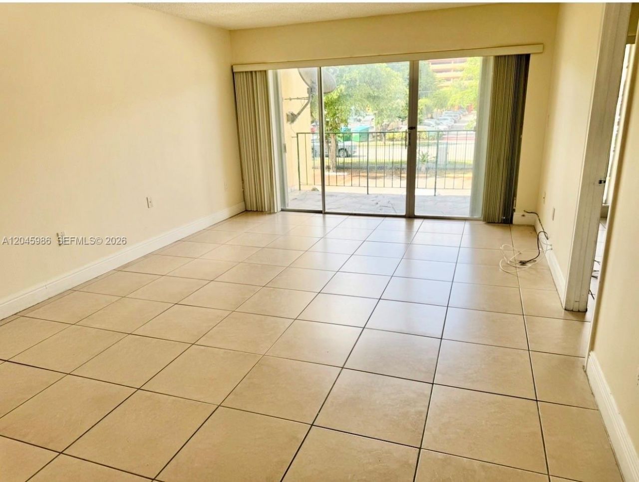 1975 W 44th Pl , Unit 203, Hialeah, FL 33012 Photo