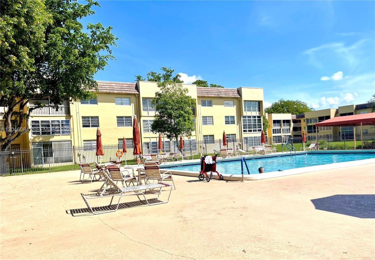 5980 NW 64th Ave, Unit 312, Tamarac, FL 33319 Photo