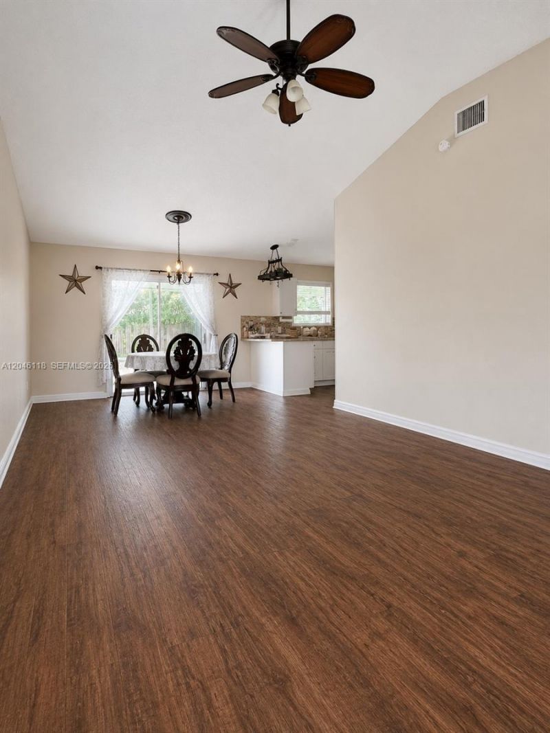 5411 NW Consumer Ave , Port Saint Lucie, FL 34983 Photo