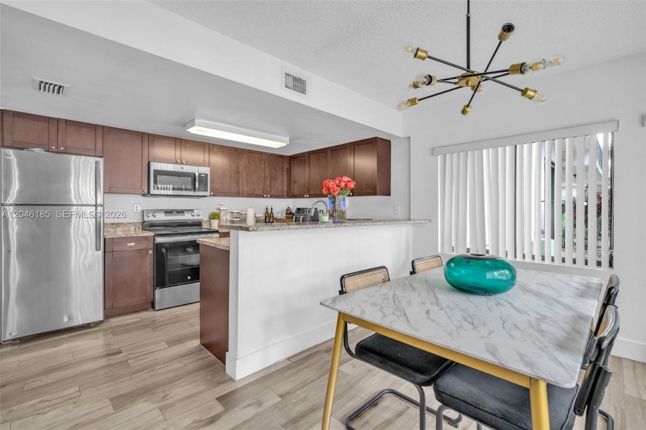 4720 SW 62nd Way , Unit 103, Davie, FL 33314 Photo