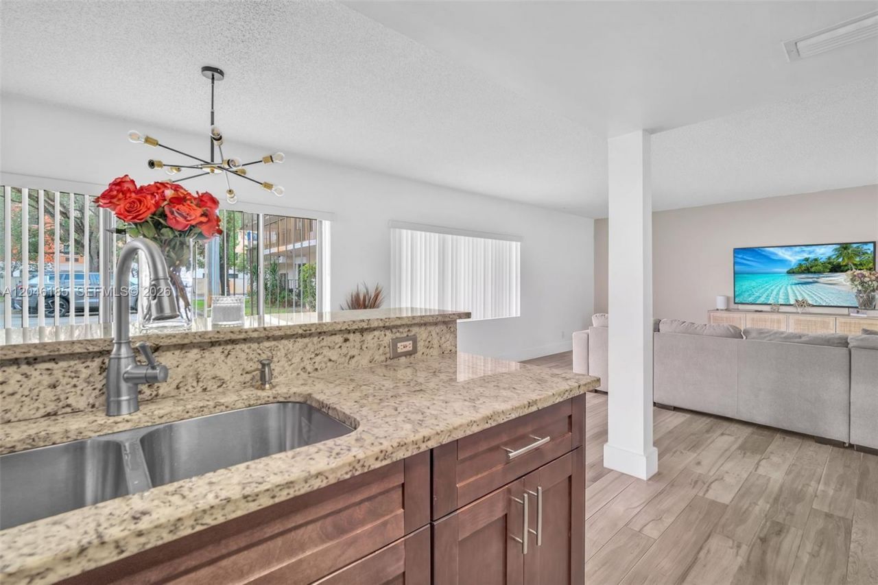 4720 SW 62nd Way , Unit 103, Davie, FL 33314 Photo