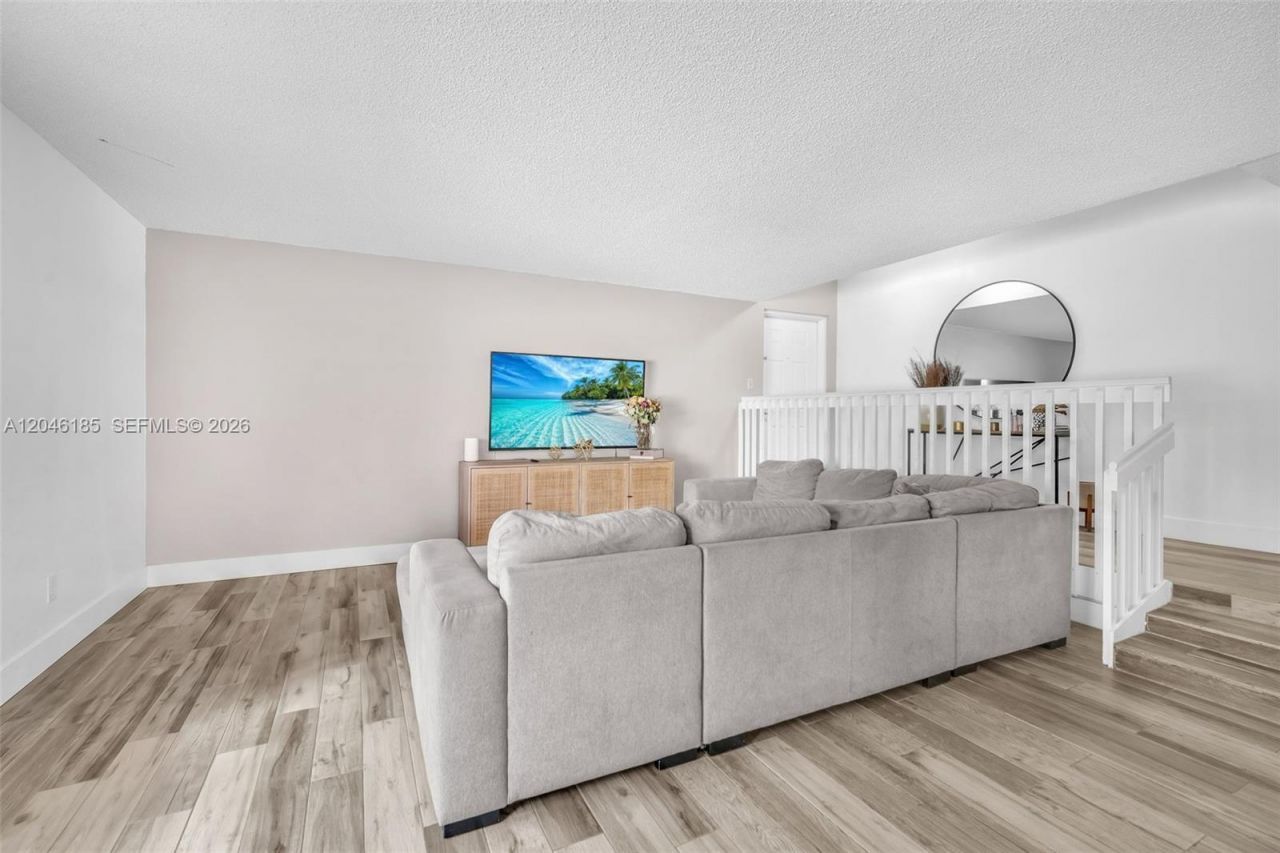 4720 SW 62nd Way , Unit 103, Davie, FL 33314 Photo