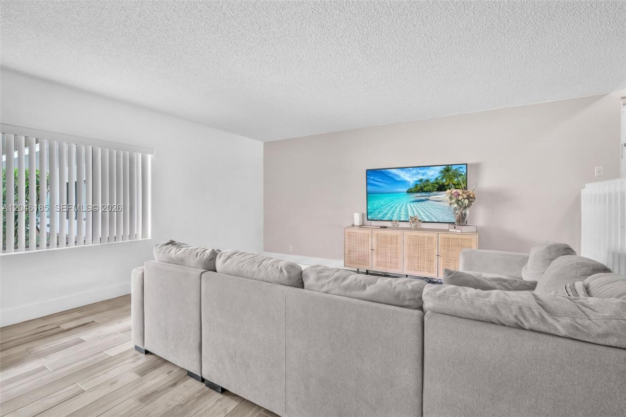 4720 SW 62nd Way , Unit 103, Davie, FL 33314 Photo