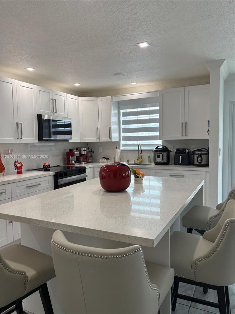 734 E 39th St , Hialeah, FL 33013 Photo