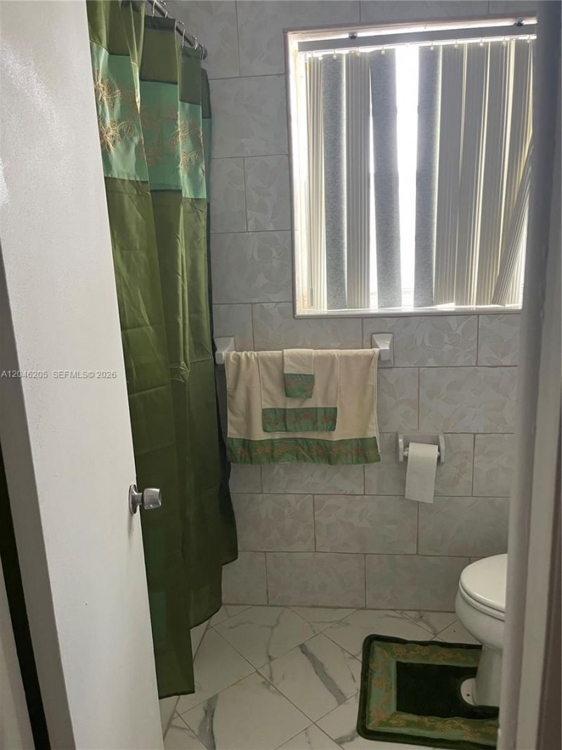 19821 NE 13th Ct , Unit 1, Miami, FL 33179 Photo