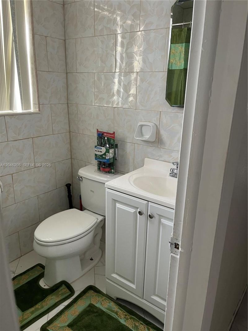 19821 NE 13th Ct , Unit 1, Miami, FL 33179 Photo