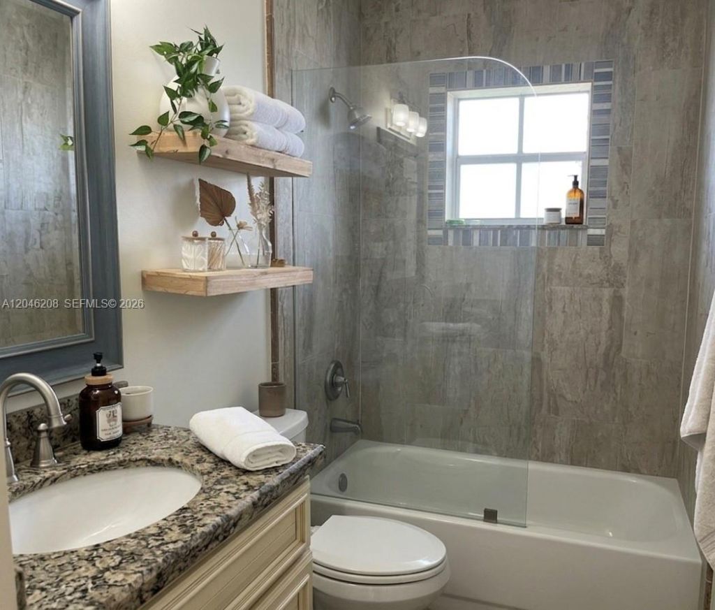 7100 NW 173rd Dr , Unit 1304, Hialeah, FL 33015 Photo