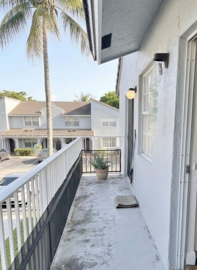 7100 NW 173rd Dr , Unit 1304, Hialeah, FL 33015 Photo