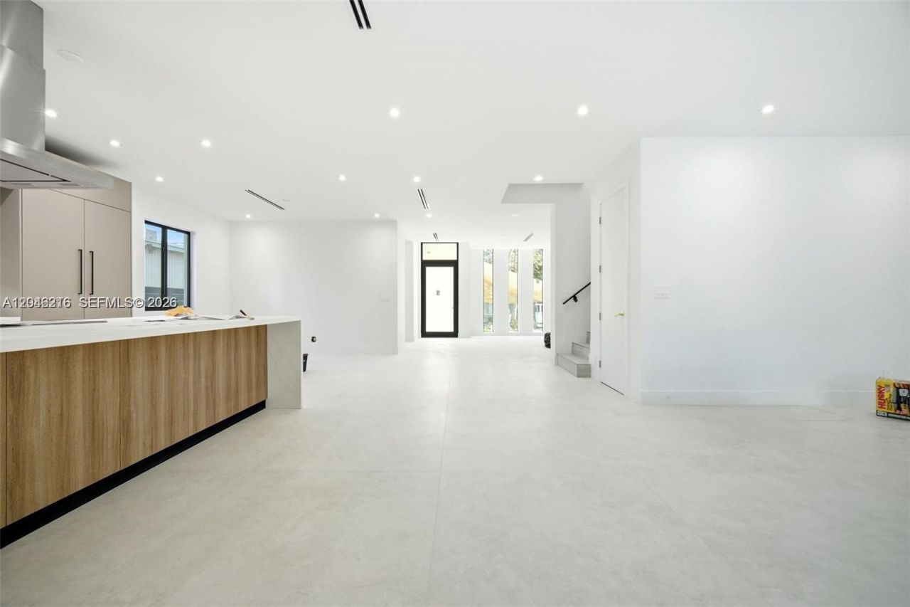 3545 Florida Ave , Miami, FL 33133 Photo