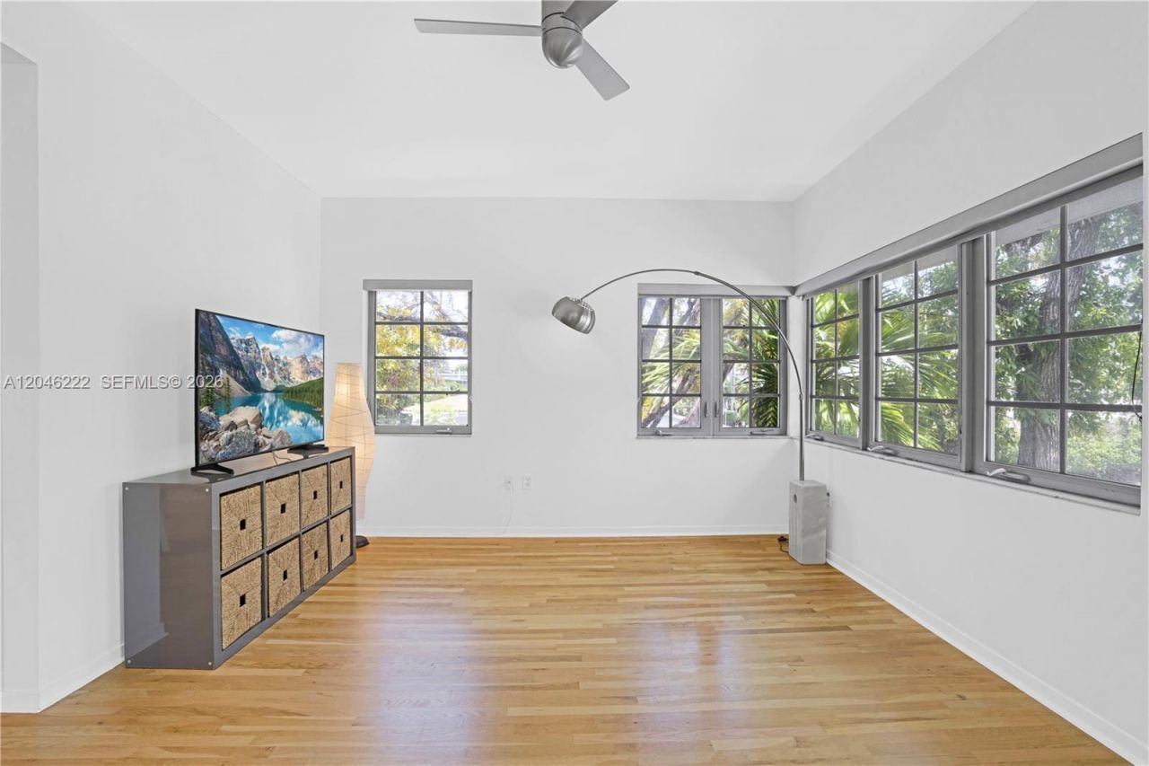 1600 Michigan Ave , Unit 6, Miami Beach, FL 33139 Photo